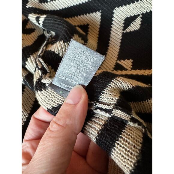 Neiman Marcus Black and Tan Patterned Cardigan Size Small - Picture 3 of 5